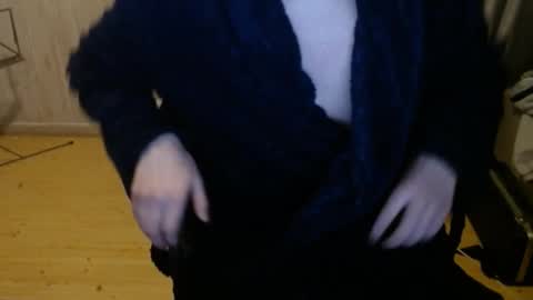 Snapshot of chriser_xxx chatting on 01/04/25, 11:59 chriser_xxx online show from 01/04/25, 11:59
