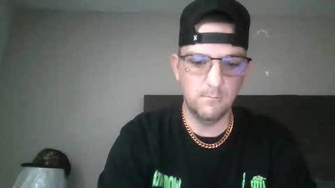 chrisgsonone online show from 12/04/25, 08:28