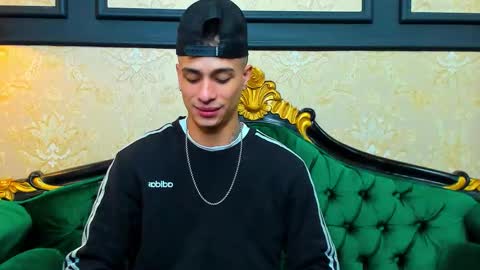 Snapshot of chrismckay_ chatting on 10/27/25, 11:14 Chris online show from 10/27/25, 11:14