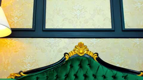 Snapshot of chrismckay_ chatting on 10/29/25, 11:23 Chris online show from 10/29/25, 11:23