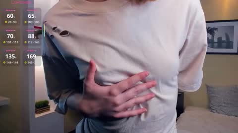 Snapshot of chrisme_please chatting on 10/09/25, 08:07 Lizz online show from 10/09/25, 08:07