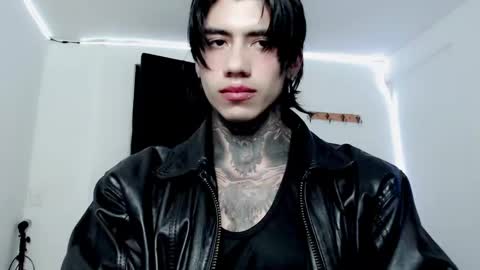 Snapshot of chriss_opp chatting on 01/27/25, 10:06 CHRIS  INDEPENT MODEL online show from 01/27/25, 10:06