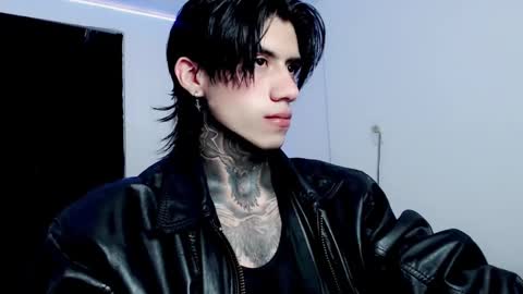 Snapshot of chriss_opp chatting on 02/13/25, 05:05 CHRIS  INDEPENT MODEL online show from 02/13/25, 05:05