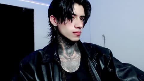 Snapshot of chriss_opp chatting on 02/13/25, 08:06 CHRIS  INDEPENT MODEL online show from 02/13/25, 08:06