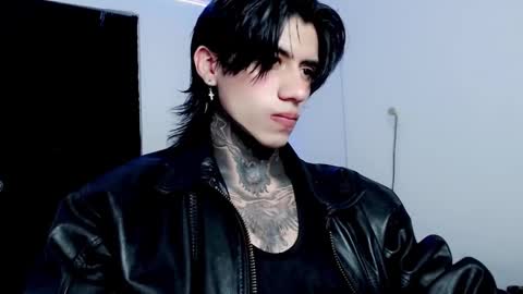 Snapshot of chriss_opp chatting on 02/13/25, 11:17 CHRIS  INDEPENT MODEL online show from 02/13/25, 11:17