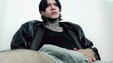 Snapshot of chriss_opp chatting on 03/03/25, 04:47 CHRIS  INDEPENT MODEL online show from 03/03/25, 04:47