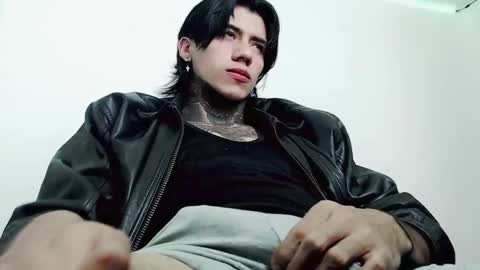 Snapshot of chriss_opp chatting on 03/10/25, 08:23 CHRIS  INDEPENT MODEL online show from 03/10/25, 08:23