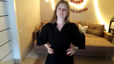 Snapshot of christianahessee chatting on 10/19/25, 01:01 Iwi online show from 10/19/25, 01:01