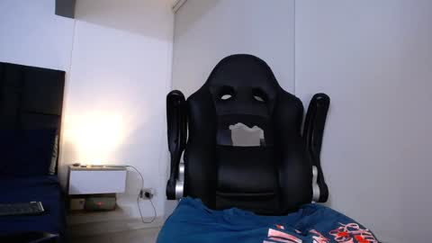 Snapshot of christianvalenzia chatting on 12/15/24, 12:07 Christian online show from 12/15/24, 12:07