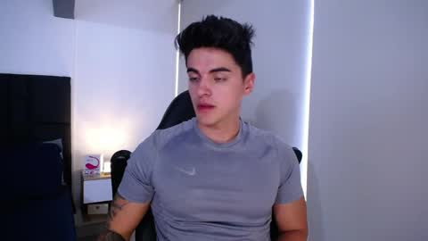 Snapshot of christianvalenzia chatting on 01/17/25, 04:04 Christian online show from 01/17/25, 04:04