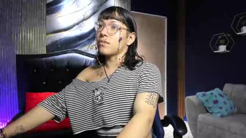 CHRISTINA online show from 10/21/25, 08:09