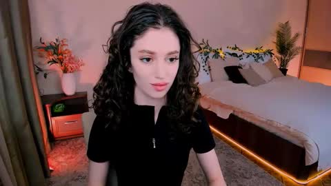Snapshot of christinaconteeree chatting on 09/13/25, 04:29 christinaconteeree online show from 09/13/25, 04:29