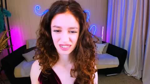 Snapshot of christinaconteeree chatting on 10/02/25, 01:40 christinaconteeree online show from 10/02/25, 01:40