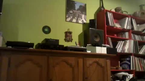 Chris online show from 11/09/25, 04:38