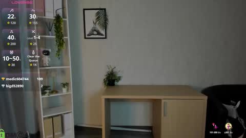 Snapshot of christy_little chatting on 09/11/25, 01:06 hristy3 online show from 09/11/25, 01:06