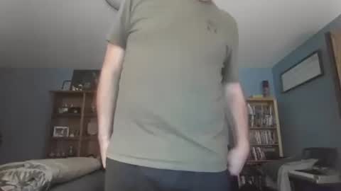 Snapshot of chrisw8121 chatting on 10/17/25, 04:09 chrisw8121 online show from 10/17/25, 04:09