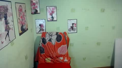 Snapshot of chrystalbella chatting on 02/16/25, 04:10 Diana online show from 02/16/25, 04:10