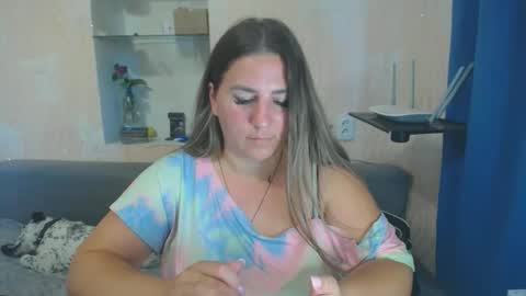 Snapshot of chrystalbella chatting on 09/11/25, 03:12 Diana online show from 09/11/25, 03:12
