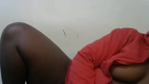 Snapshot of chubby_queenie07 chatting on 10/29/25, 06:31 DivaDee online show from 10/29/25, 06:31