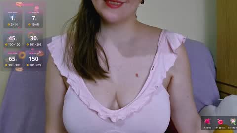 Snapshot of chubbymaia chatting on 12/22/24, 04:59 Maia online show from 12/22/24, 04:59