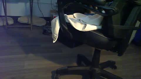 Snapshot of chubtoy chatting on 03/12/25, 03:24 chubtoy online show from 03/12/25, 03:24
