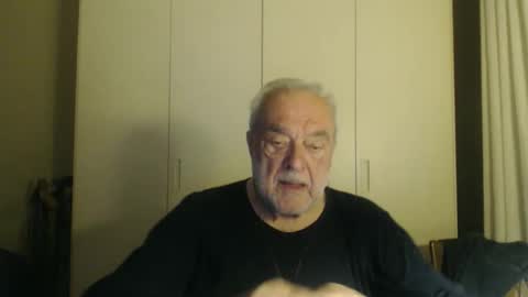 Snapshot of ciaoamoremio4 chatting on 11/16/25, 02:22 ciaoamoremio4 online show from 11/16/25, 02:22