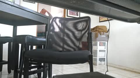 Snapshot of cigneska1 chatting on 12/30/24, 05:34 cigneska1 online show from 12/30/24, 05:34