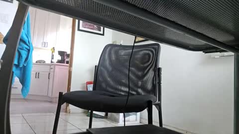 Snapshot of cigneska1 chatting on 09/11/25, 04:18 cigneska1 online show from 09/11/25, 04:18