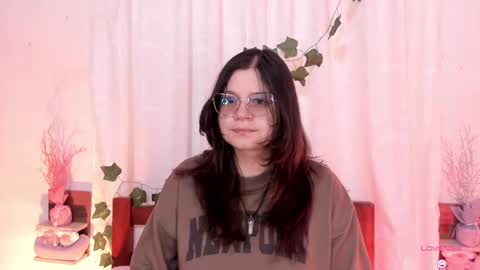Snapshot of cinderella_lewis chatting on 02/16/25, 03:38 Sofi Eva and Mey online show from 02/16/25, 03:38