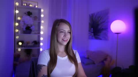 Snapshot of cindy_grey_ chatting on 09/23/25, 06:33 Cintybaby online show from 09/23/25, 06:33