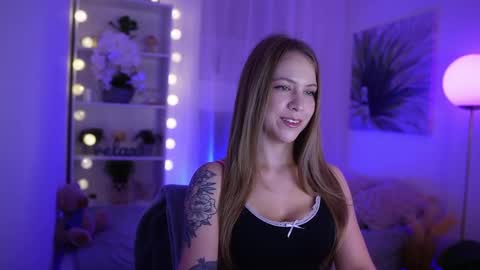 Snapshot of cindy_grey_ chatting on 09/28/25, 06:35 Cintybaby online show from 09/28/25, 06:35