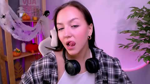 Snapshot of cindysparkl chatting on 10/30/25, 05:09 Cindy online show from 10/30/25, 05:09