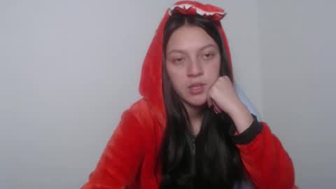 Snapshot of cinna_sweety chatting on 10/20/25, 02:23 cinna online show from 10/20/25, 02:23