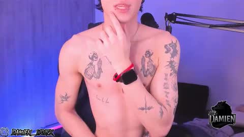 Snapshot of cinnamon_boyxxx chatting on 09/25/25, 01:53 David Independent Model online show from 09/25/25, 01:53