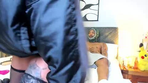 Snapshot of cinnamon_lips07 chatting on 10/11/25, 06:06 Indie online show from 10/11/25, 06:06