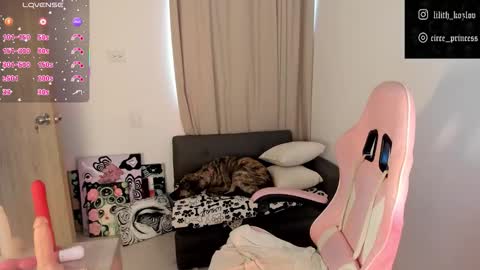 Paulina online show from 11/06/25, 09:37