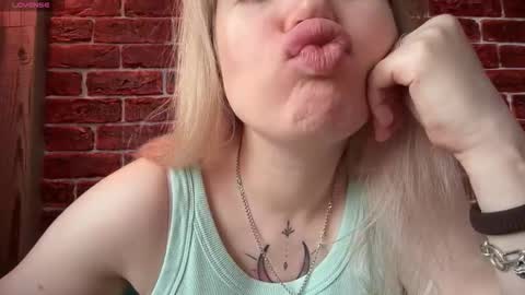 citrusblissss online show from 11/11/25, 02:33