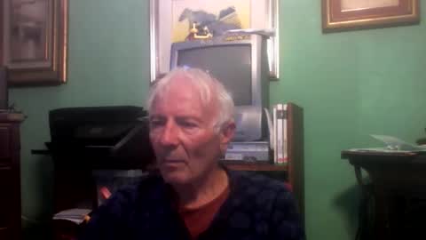 Snapshot of ciuk chatting on 11/18/25, 09:03 ciuk online show from 11/18/25, 09:03