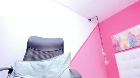 Snapshot of claire_aristizabal chatting on 12/24/24, 07:06 claire aristizabal online show from 12/24/24, 07:06