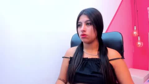 Snapshot of claire_aristizabal chatting on 01/06/25, 12:02 claire aristizabal online show from 01/06/25, 12:02