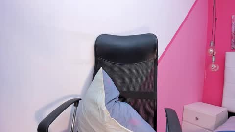 Snapshot of claire_aristizabal chatting on 02/08/25, 11:01 claire aristizabal online show from 02/08/25, 11:01