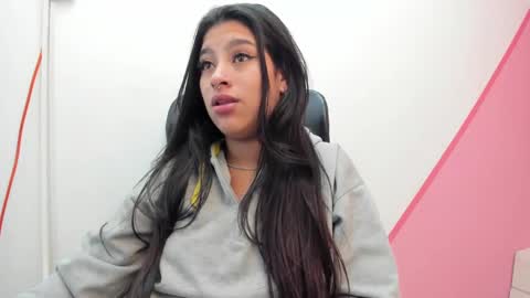 Snapshot of claire_aristizabal chatting on 02/14/25, 03:54 claire aristizabal online show from 02/14/25, 03:54