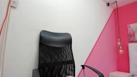 Snapshot of claire_aristizabal chatting on 02/26/25, 03:53 claire aristizabal online show from 02/26/25, 03:53