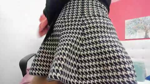 Snapshot of claire_aristizabal chatting on 03/08/25, 04:34 claire aristizabal online show from 03/08/25, 04:34