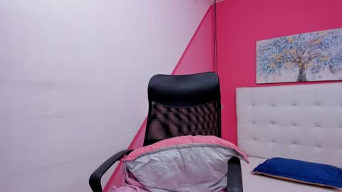 Snapshot of claire_aristizabal chatting on 03/08/25, 11:05 claire aristizabal online show from 03/08/25, 11:05