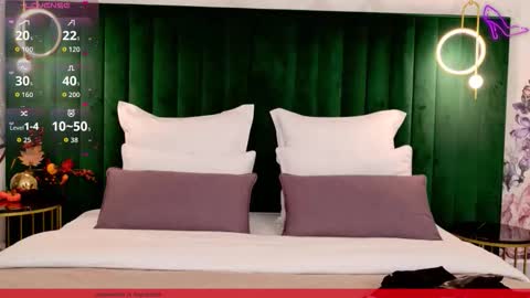 Claire online show from 11/09/25, 02:48