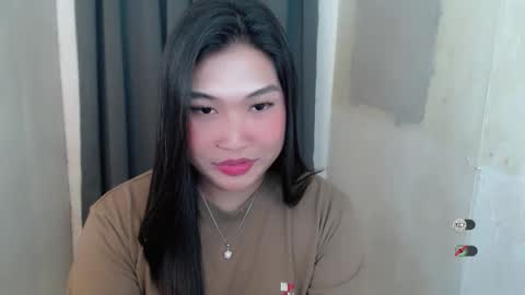 Snapshot of clairewntr_ chatting on 10/05/25, 05:11 CLAIRE online show from 10/05/25, 05:11