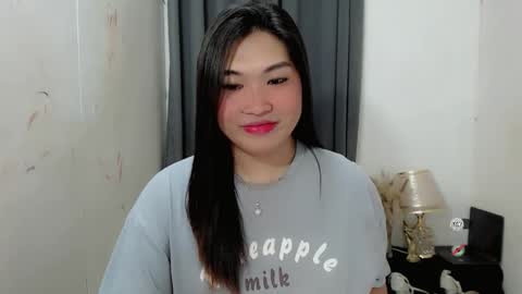 Snapshot of clairewntr_ chatting on 10/06/25, 10:45 CLAIRE online show from 10/06/25, 10:45