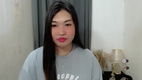 Snapshot of clairewntr_ chatting on 10/11/25, 07:07 CLAIRE online show from 10/11/25, 07:07