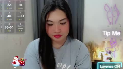 Snapshot of clairewntr_ chatting on 10/12/25, 05:23 CLAIRE online show from 10/12/25, 05:23